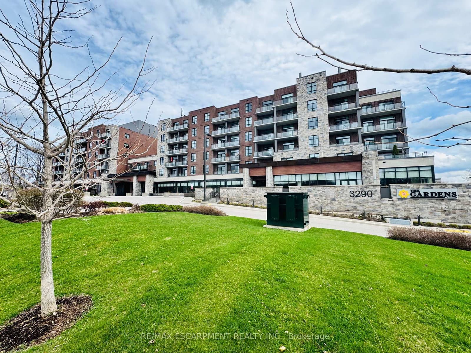 #309 - 3290 New Street