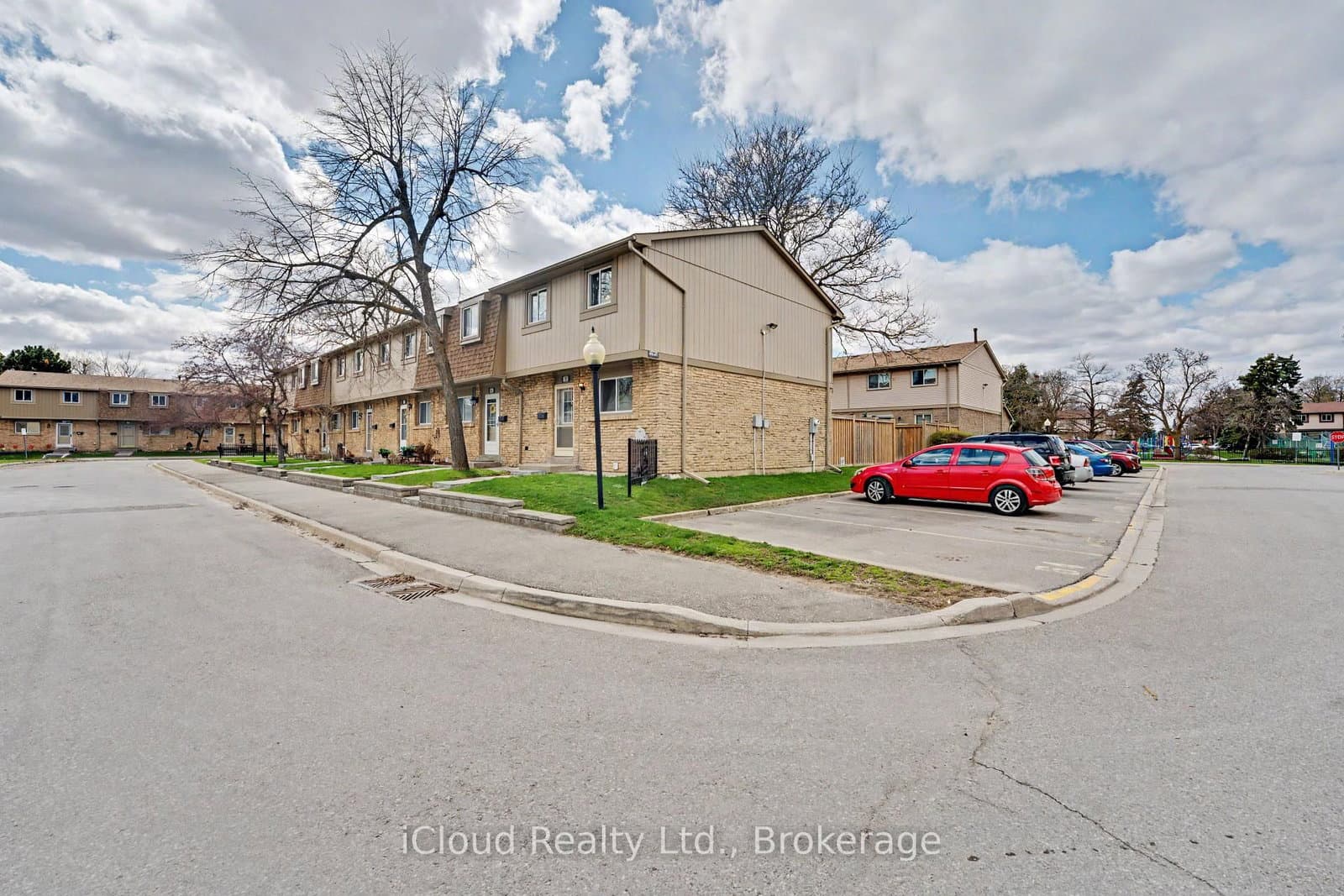 81 Hansen Road, Unit 62 thumbnail 4