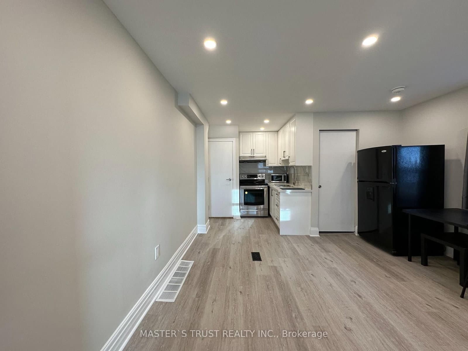 151 Dynevor Road, Unit Main thumbnail 2