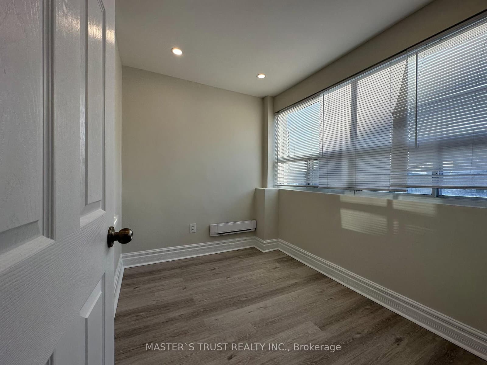 151 Dynevor Road, Unit Main thumbnail 6