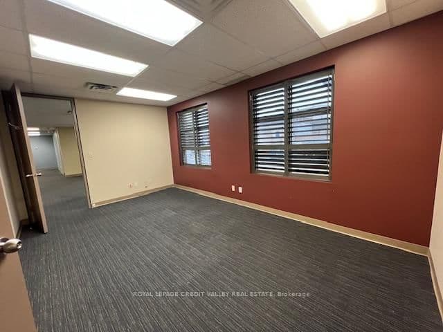 32 Queen Street W, Unit 201 thumbnail 12