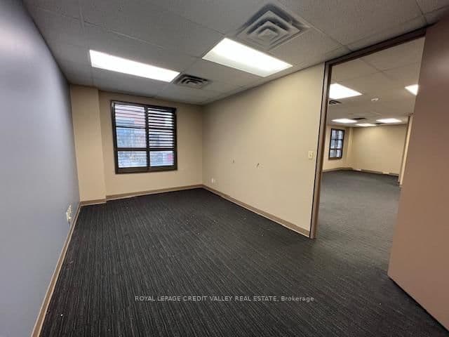 32 Queen Street W, Unit 201 thumbnail 14