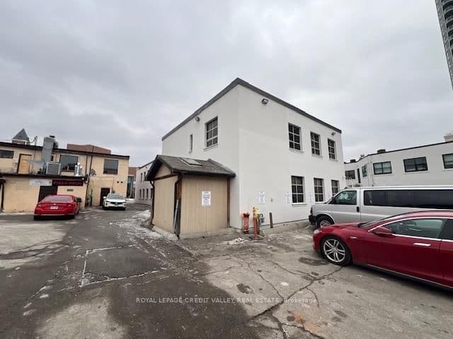 32 Queen Street W, Unit 201 thumbnail 8