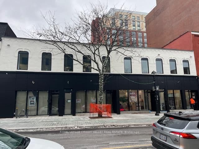 39 Queen Street E thumbnail 10