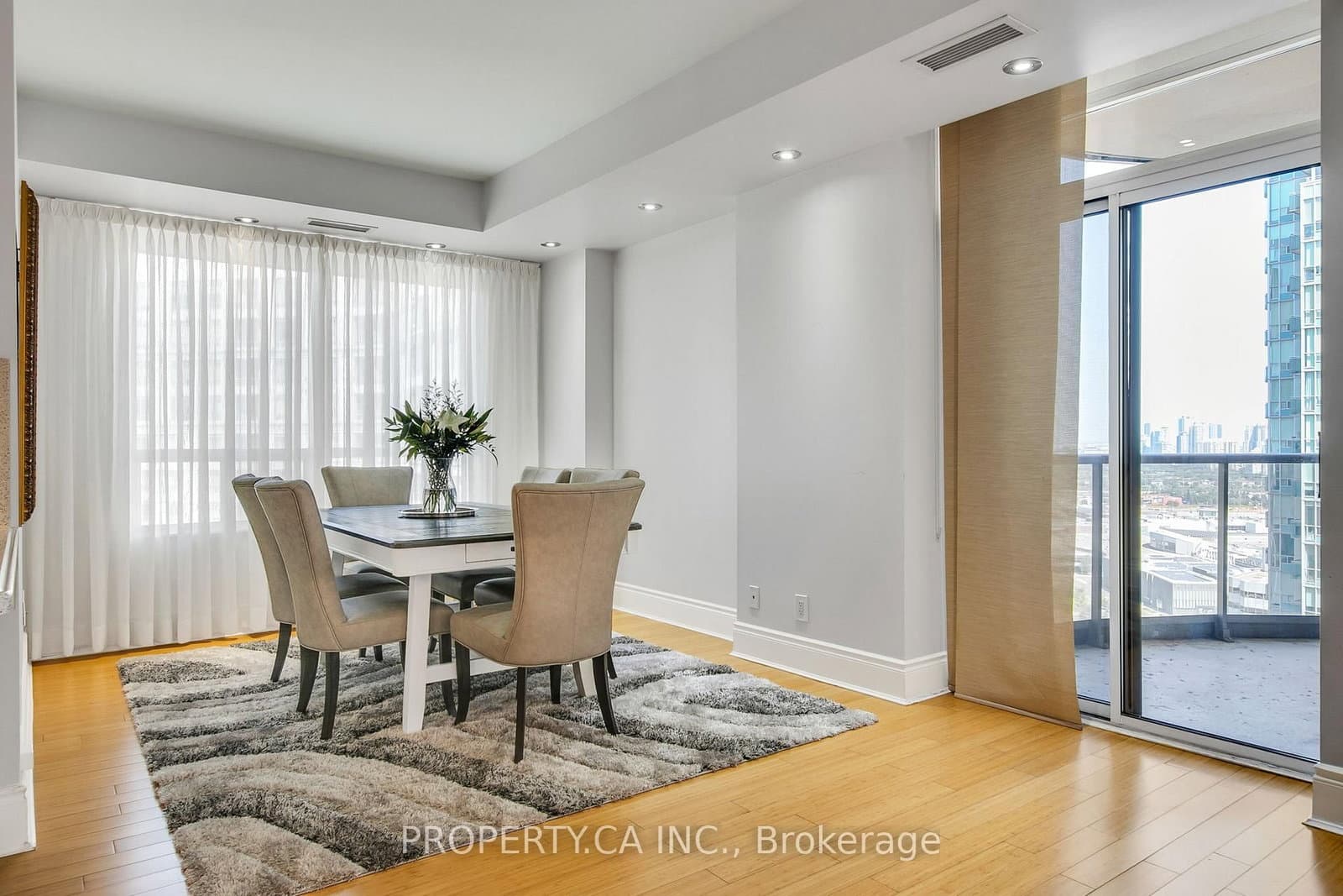 3880 Duke Of York Boulevard, Unit 2804 thumbnail 12