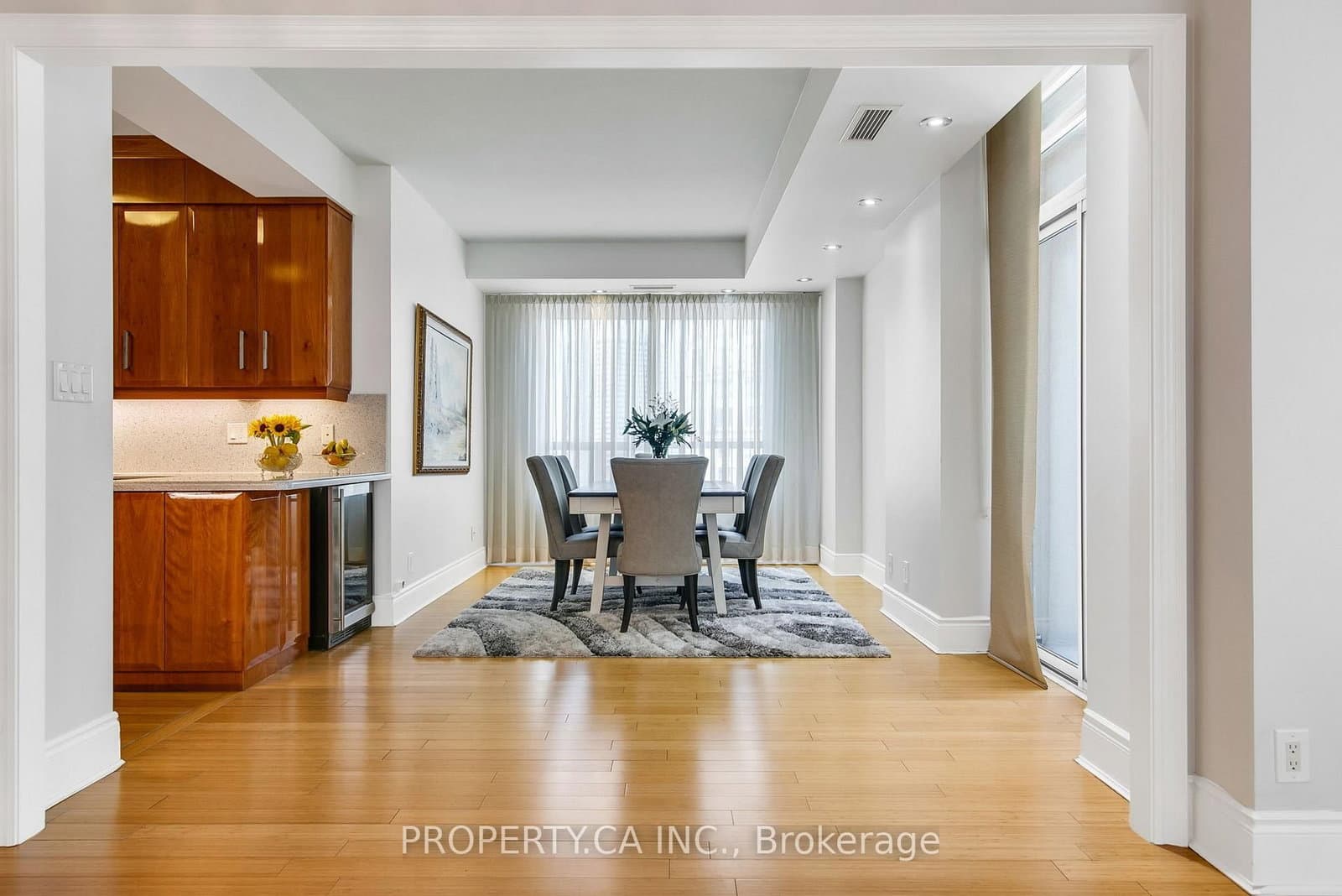 3880 Duke Of York Boulevard, Unit 2804 thumbnail 14