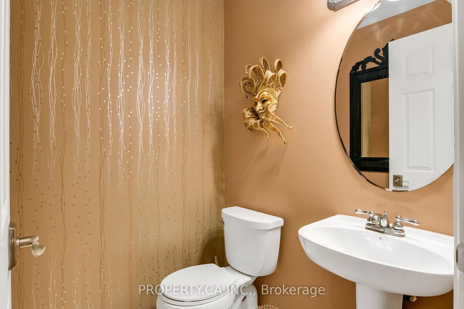 3880 Duke Of York Boulevard, Unit 2804 thumbnail 20