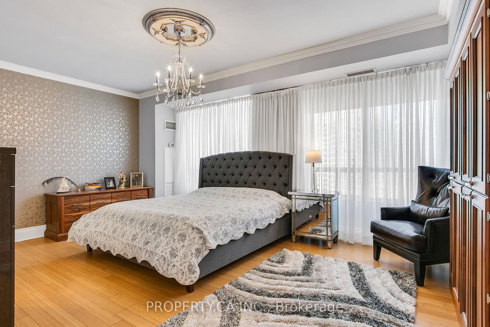 3880 Duke Of York Boulevard, Unit 2804 thumbnail 21
