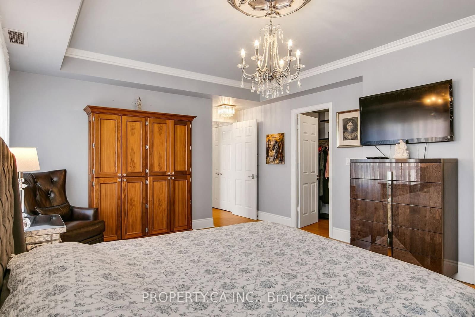 3880 Duke Of York Boulevard, Unit 2804 thumbnail 23