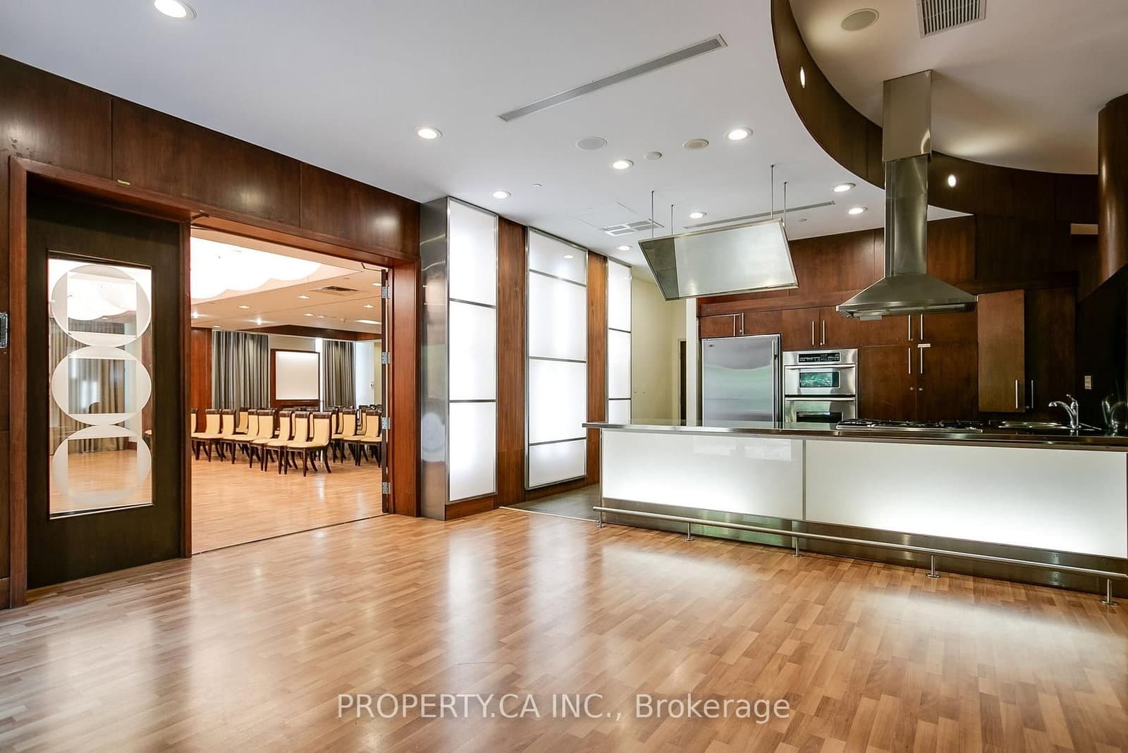 3880 Duke Of York Boulevard, Unit 2804 thumbnail 44