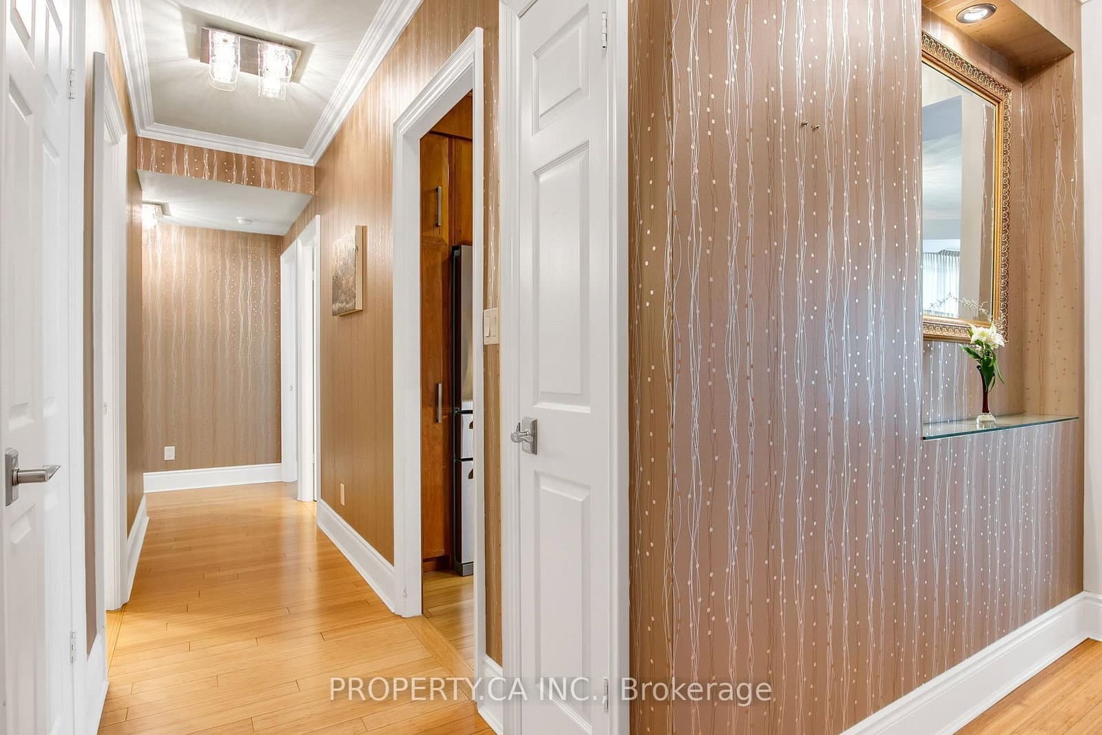 3880 Duke Of York Boulevard, Unit 2804 thumbnail 6