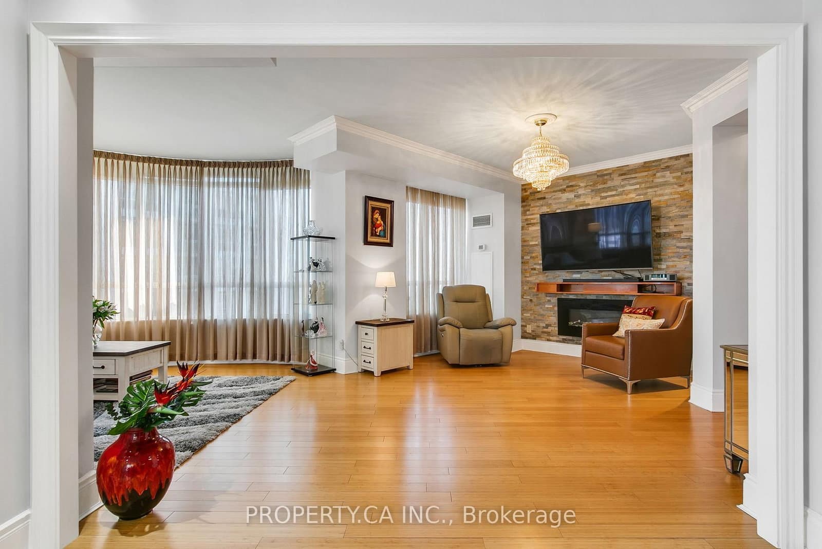 3880 Duke Of York Boulevard, Unit 2804 thumbnail 8