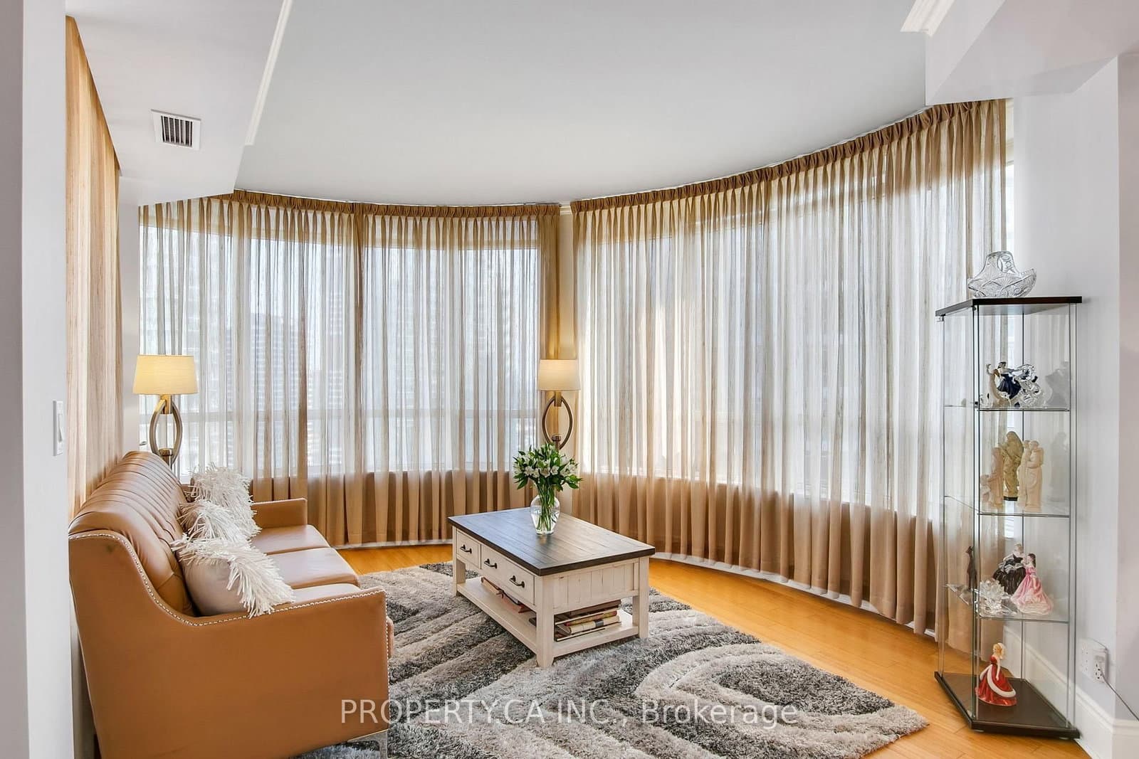 3880 Duke Of York Boulevard, Unit 2804 thumbnail 9