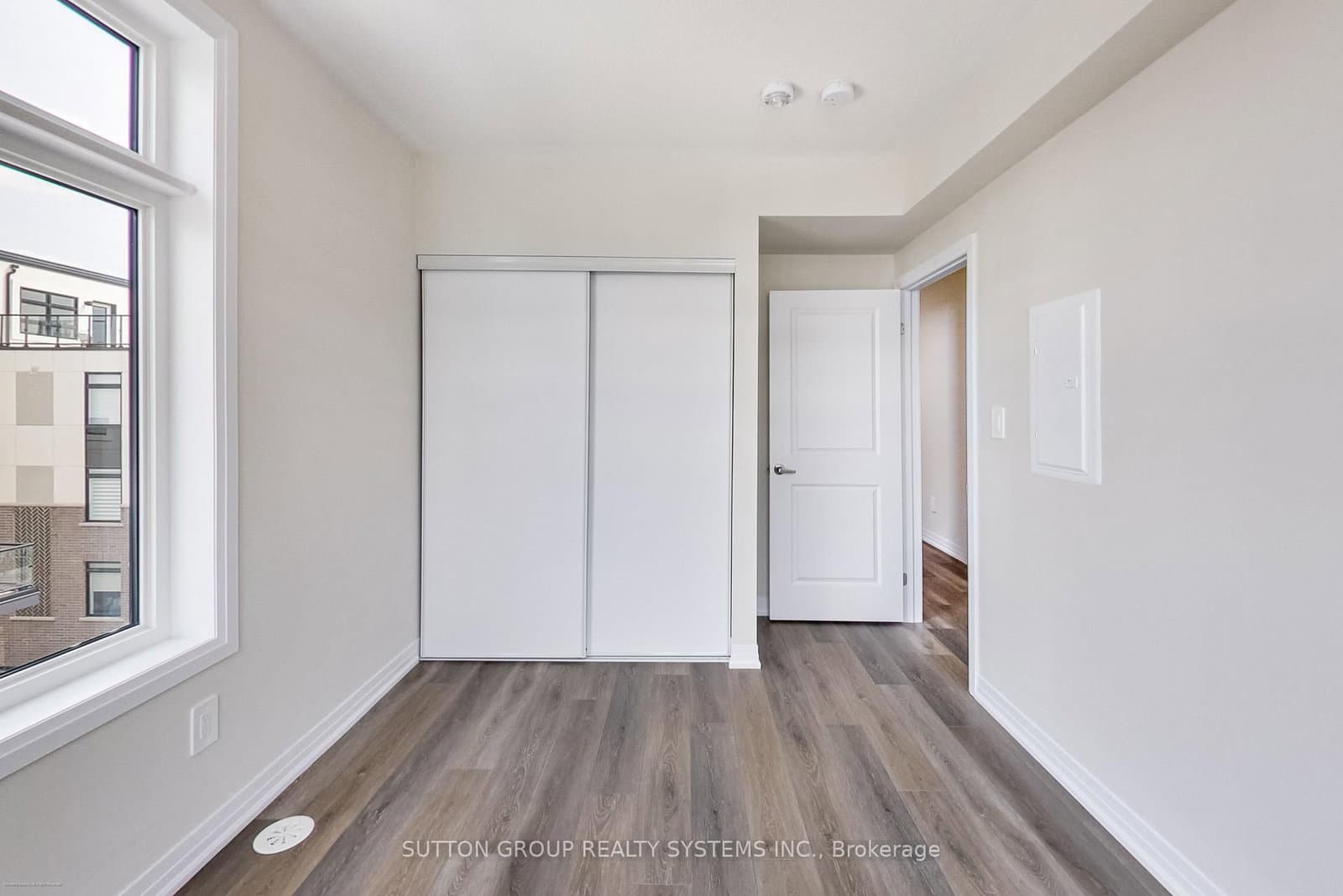 1593 Rose Way, Unit 102 thumbnail 9