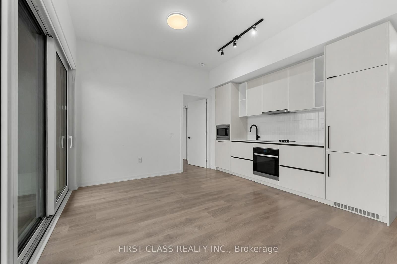 1285 Dupont Street, Unit 808