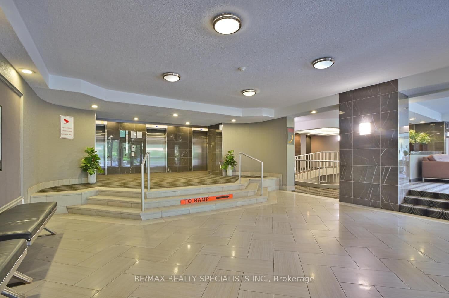 8 Lisa Street, Unit 1901 thumbnail 4