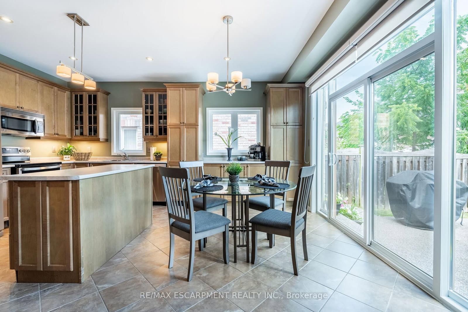 4670 Huffman Road N thumbnail 11