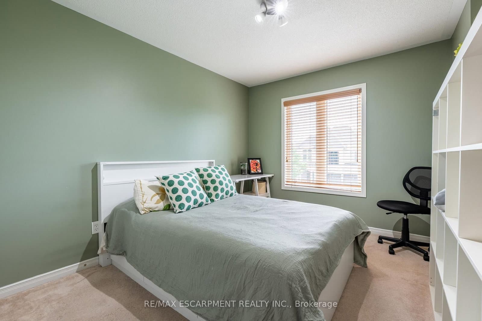 4670 Huffman Road N thumbnail 32