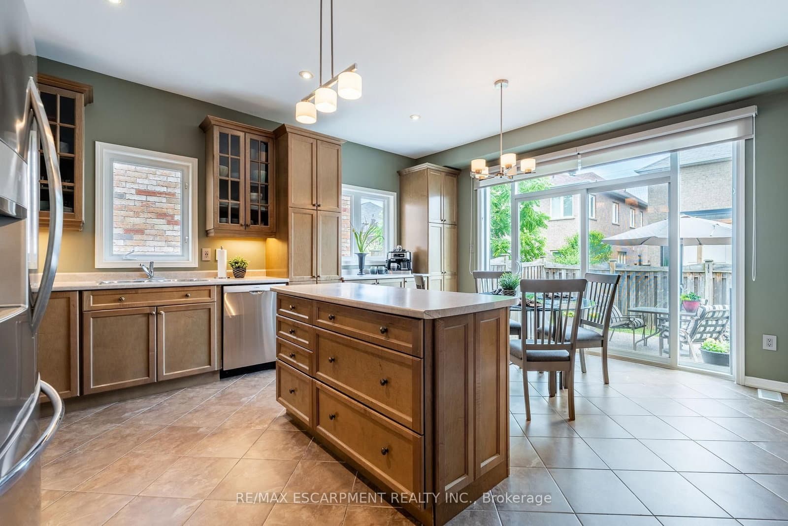4670 Huffman Road N thumbnail 6