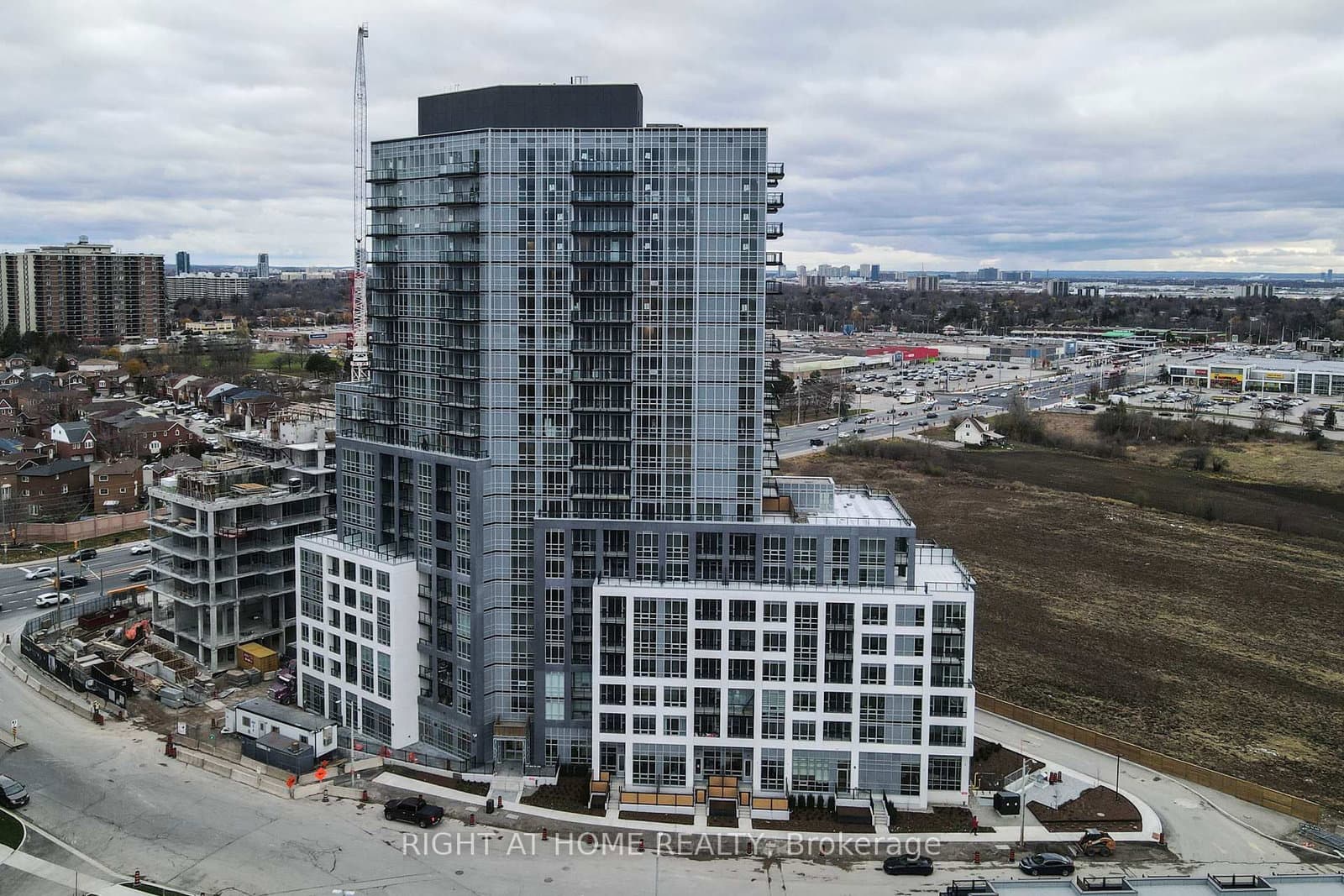 #808 - 225 MALTA Avenue
