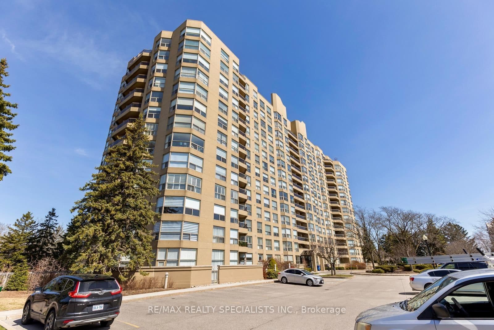 #204 - 1800 The Collegeway