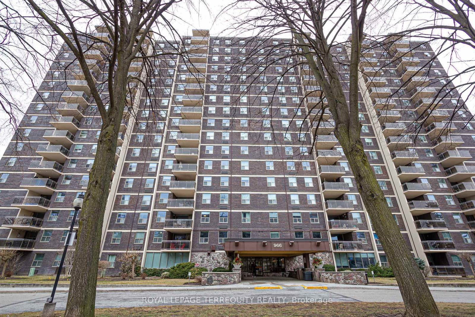 #206 - 966 Inverhouse Drive