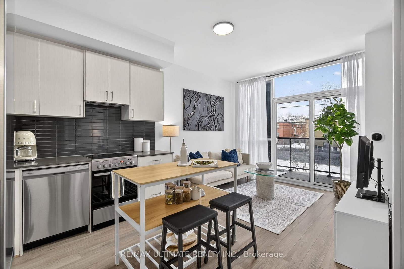 50 George Butchart Drive, Unit 106