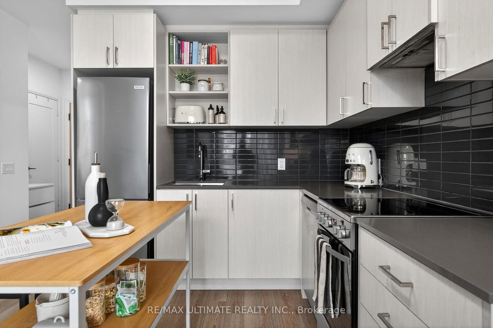 50 George Butchart Drive, Unit 106 thumbnail 11