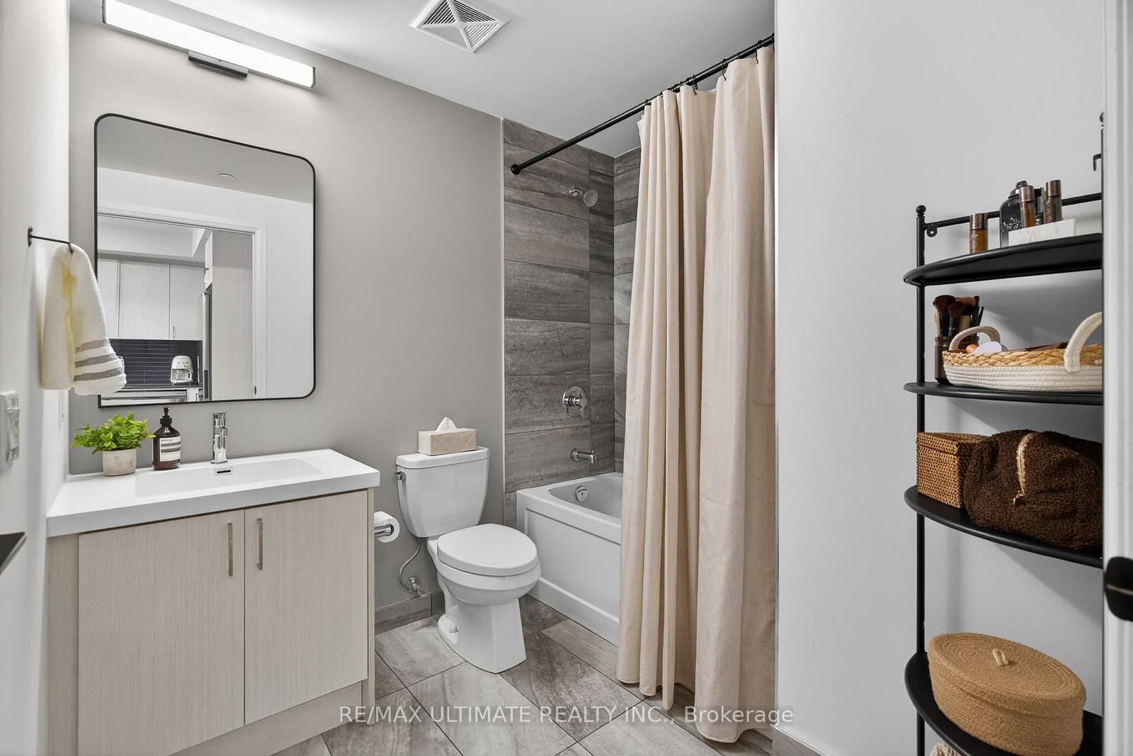 50 George Butchart Drive, Unit 106 thumbnail 19