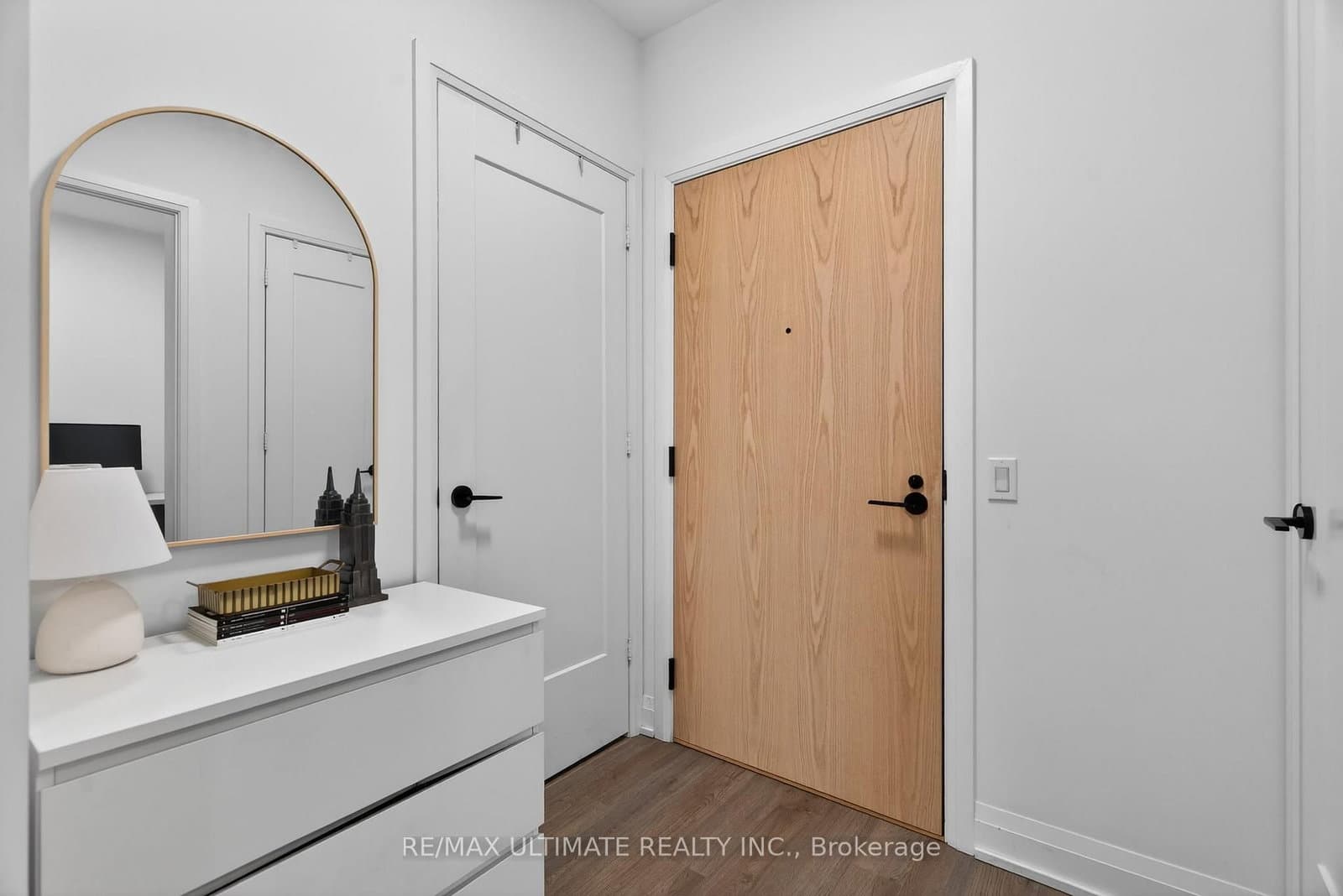 50 George Butchart Drive, Unit 106 thumbnail 2