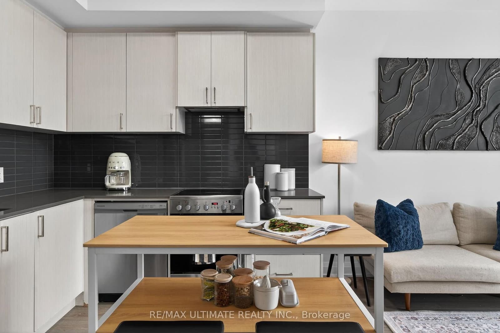 50 George Butchart Drive, Unit 106 thumbnail 5