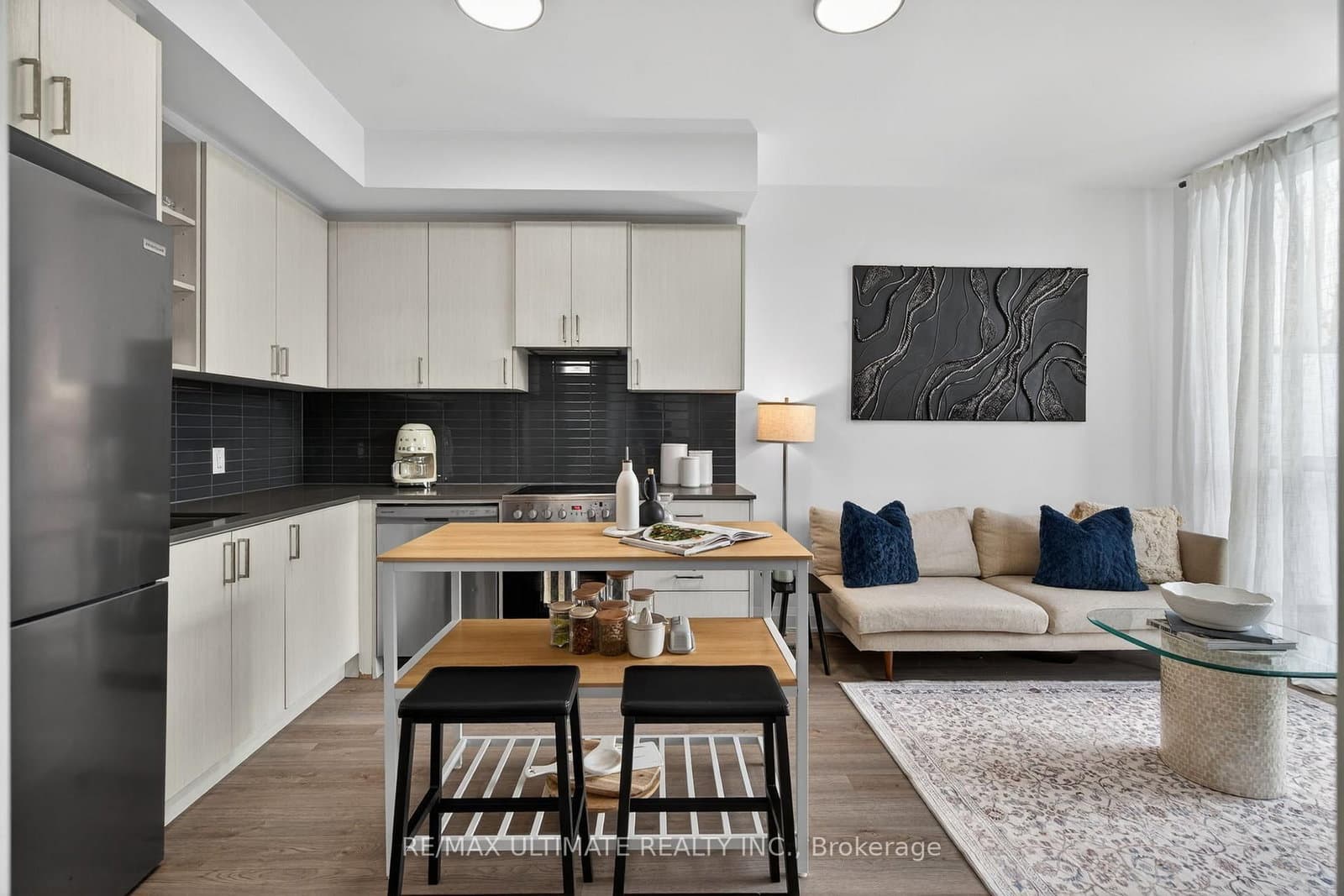 50 George Butchart Drive, Unit 106 thumbnail 6