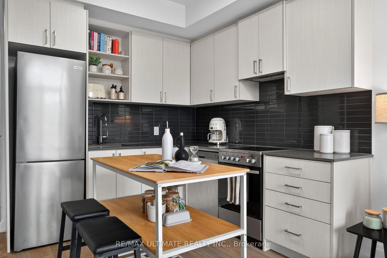 50 George Butchart Drive, Unit 106 thumbnail 7