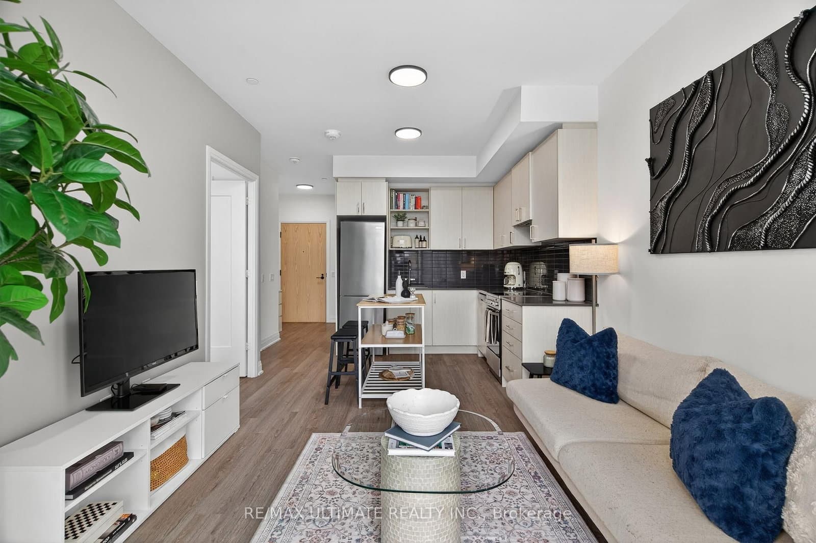 50 George Butchart Drive, Unit 106 thumbnail 9