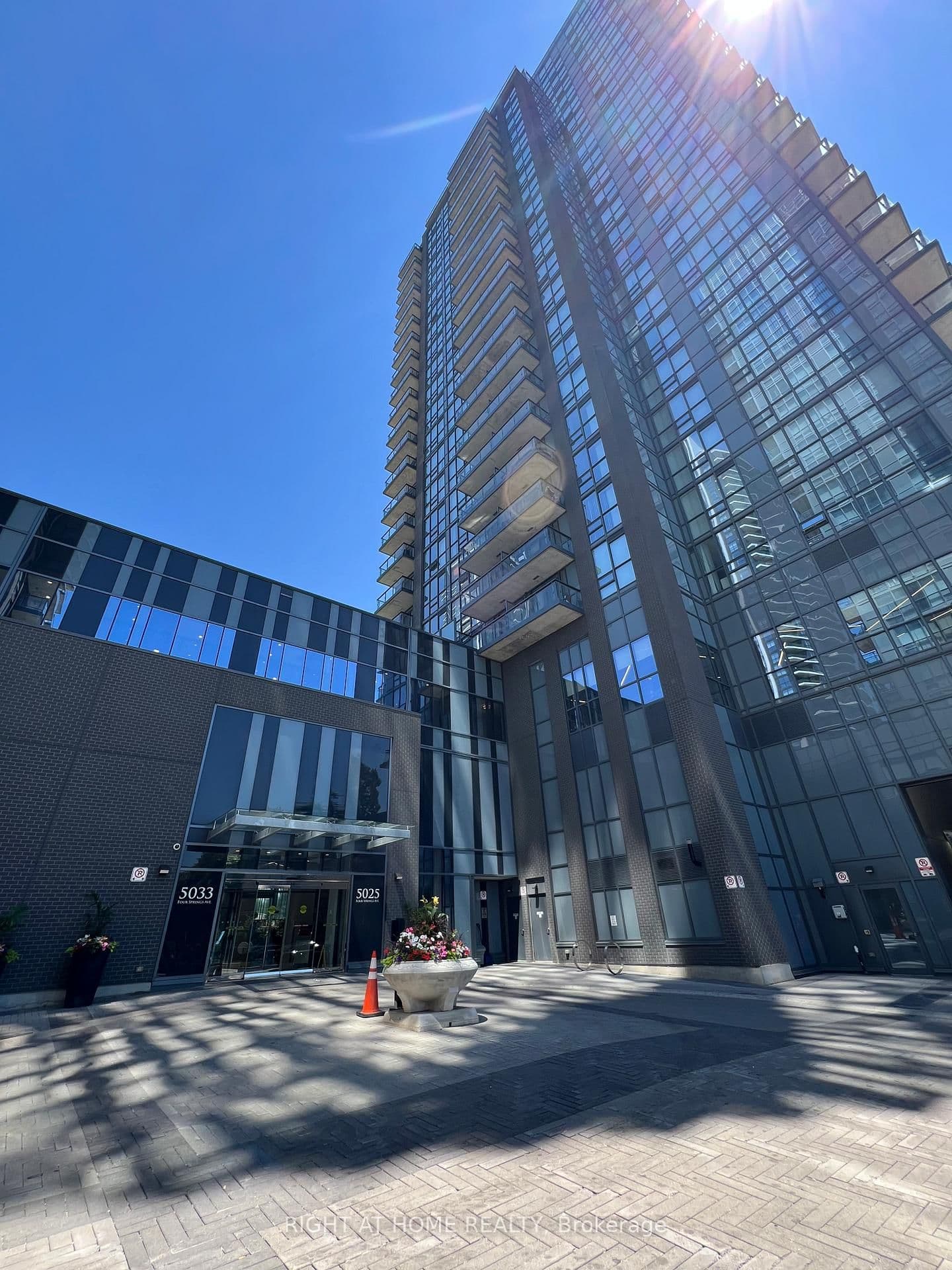 5025 Four Springs Avenue, Unit 1407 thumbnail 4