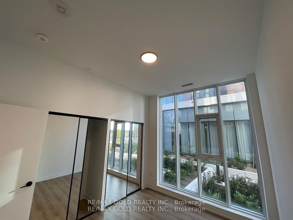 10 Lagerfeld Drive, Unit 104 thumbnail 23