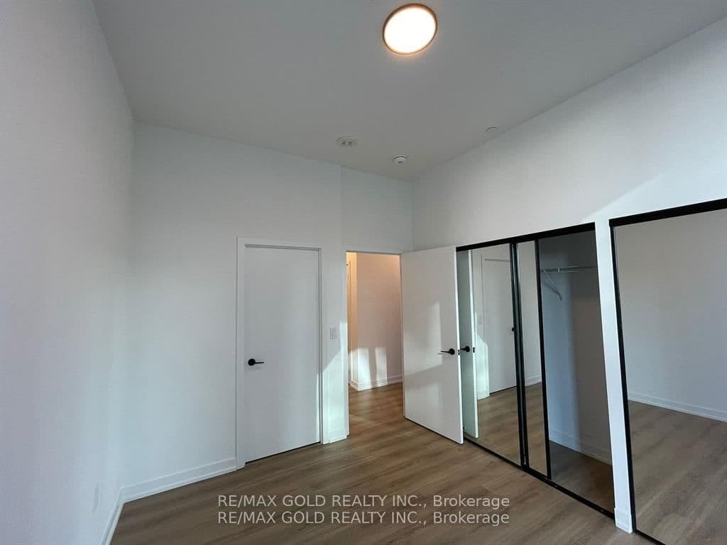 10 Lagerfeld Drive, Unit 104 thumbnail 26