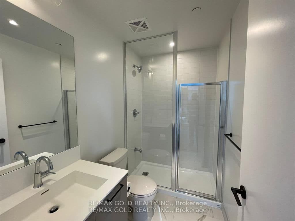 10 Lagerfeld Drive, Unit 104 thumbnail 28