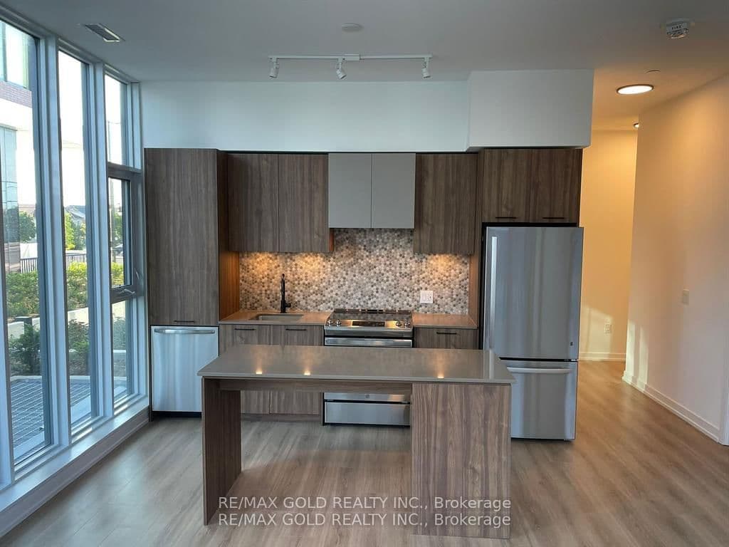 10 Lagerfeld Drive, Unit 104 thumbnail 37