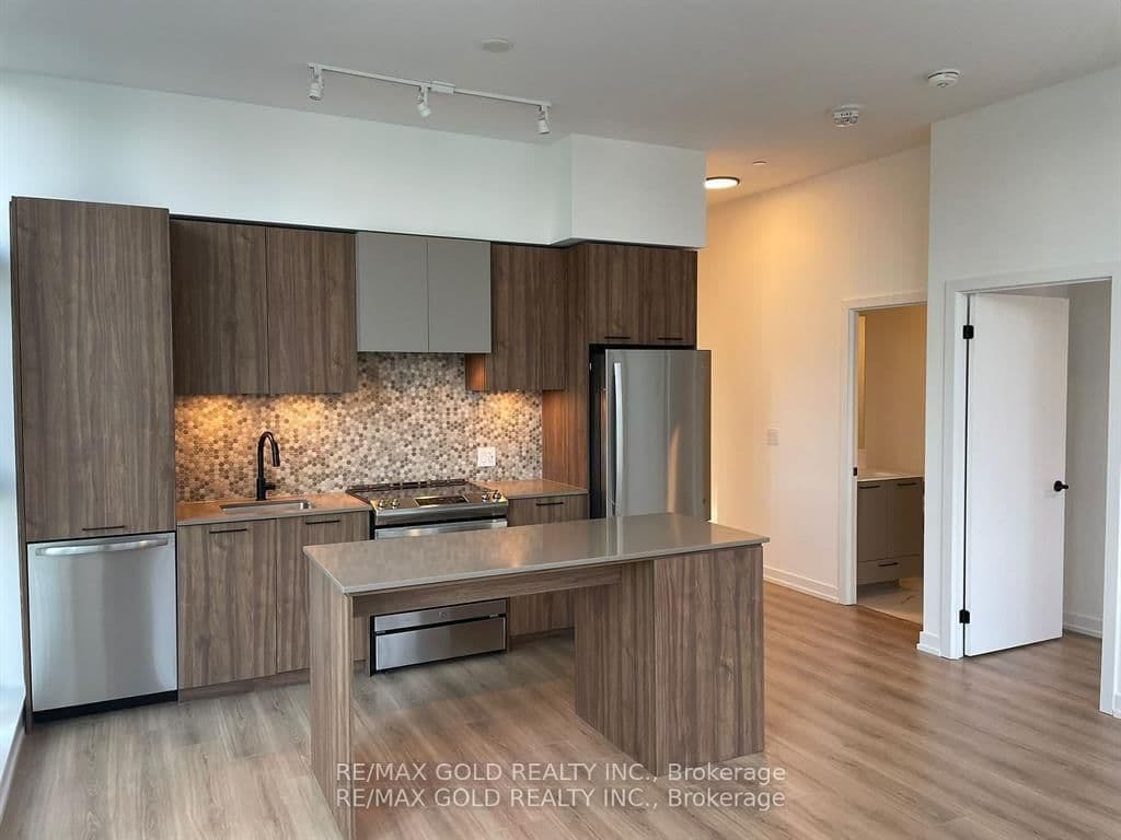 10 Lagerfeld Drive, Unit 104 thumbnail 41