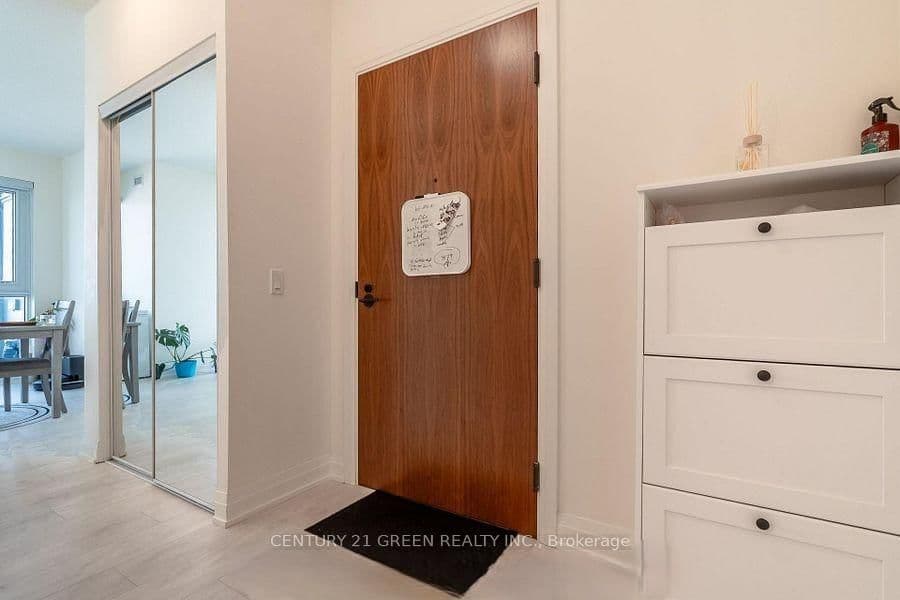 509 Dundas Street W, Unit 506 thumbnail 6
