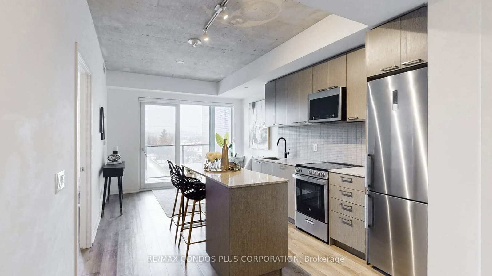 1808 St Clair Avenue W, Unit 402