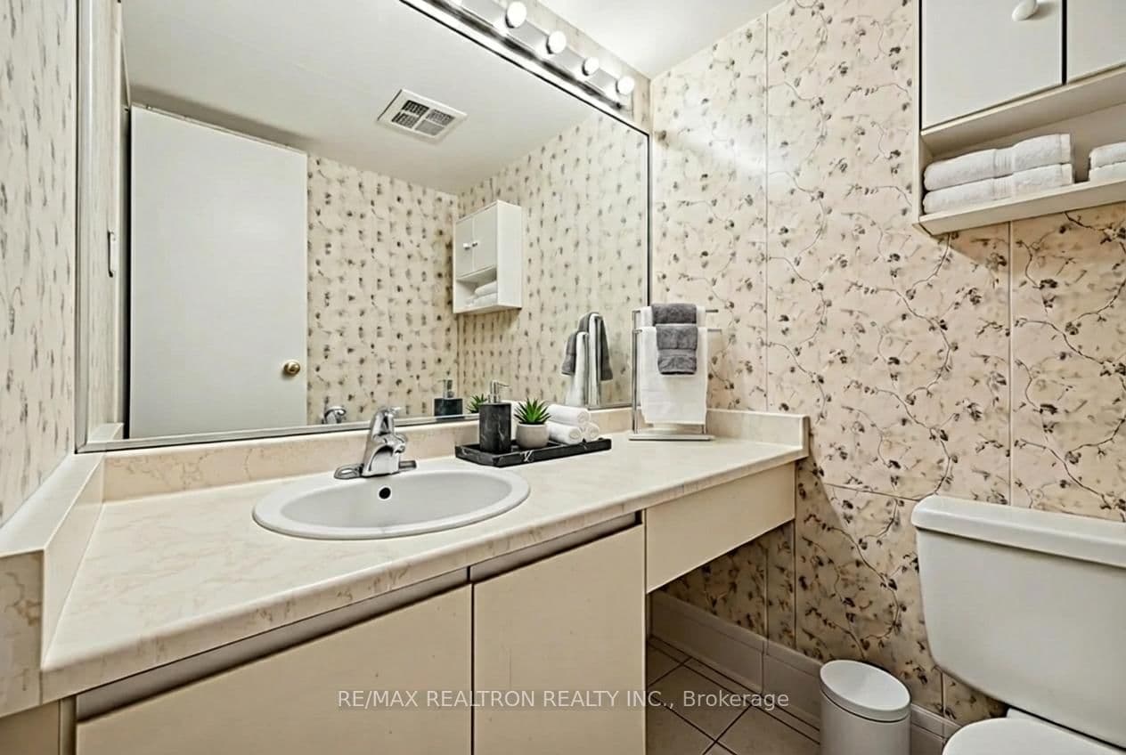 236 Albion Road, Unit 903 thumbnail 10