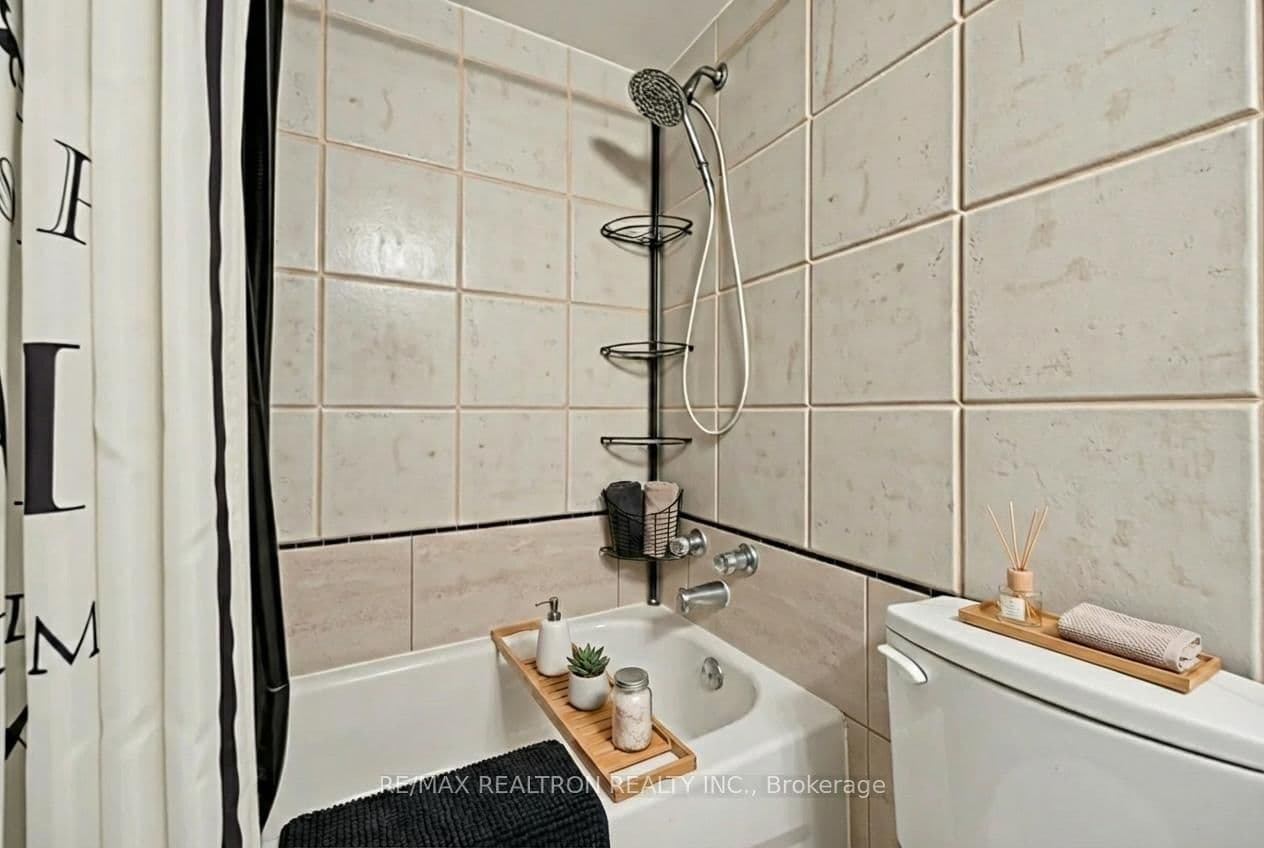 236 Albion Road, Unit 903 thumbnail 12
