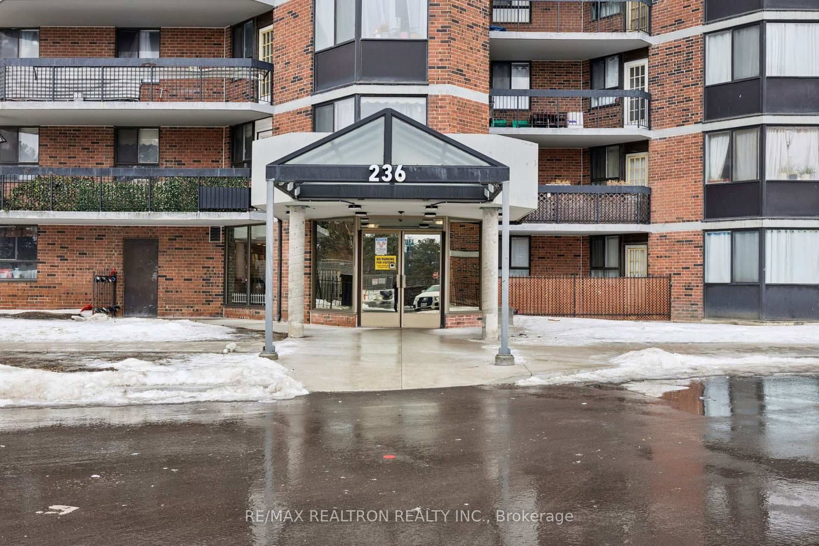 236 Albion Road, Unit 903 thumbnail 3