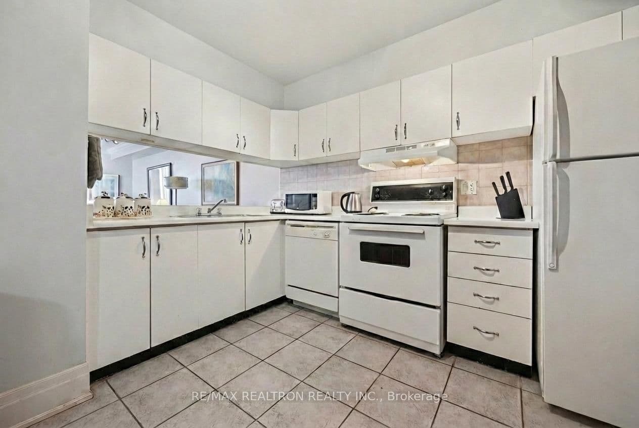 236 Albion Road, Unit 903 thumbnail 7