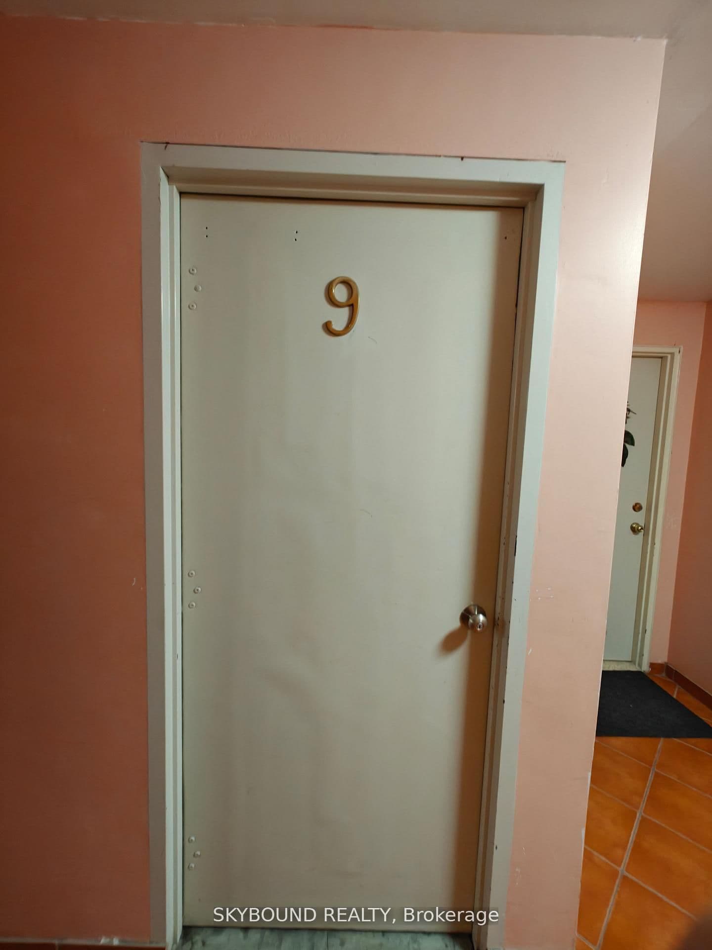 492 Kerr Street, Unit 9 thumbnail 4