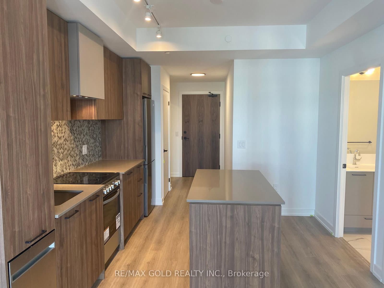 10 Lagerfeld Drive, Unit 301 thumbnail 20