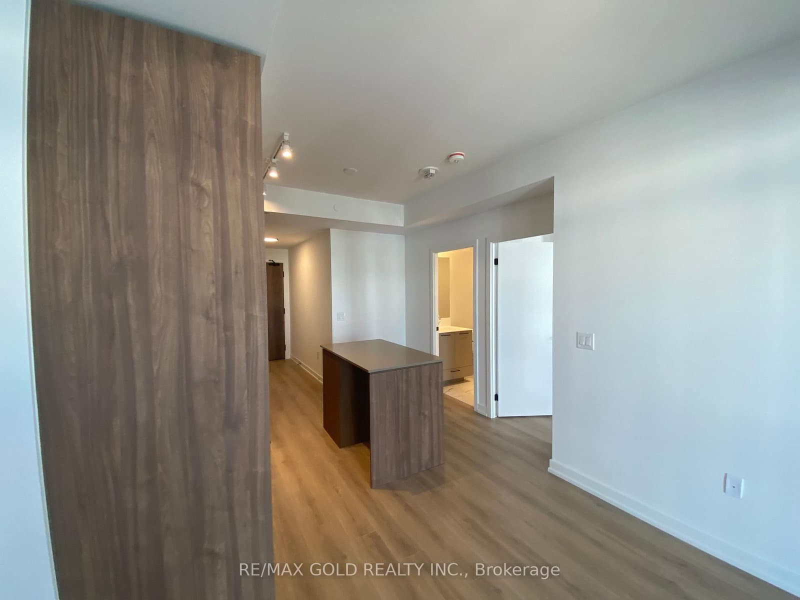 10 Lagerfeld Drive, Unit 301 thumbnail 27