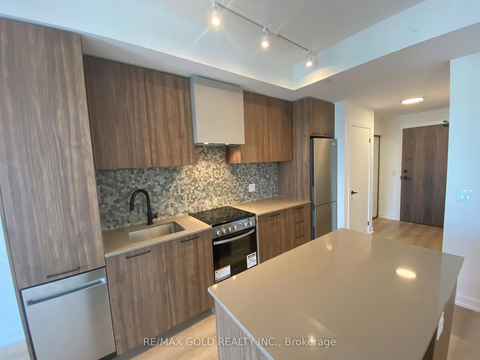 10 Lagerfeld Drive, Unit 301 thumbnail 24